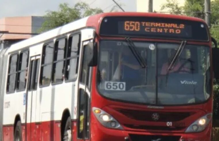 Em Manaus, bandidos ameaçam atirar em passageiros durante ação criminosa à ônibus