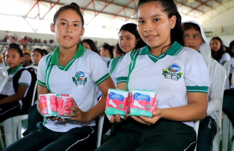 Cerca de 10 mil absorventes serão entregues para alunas da rede pública nesta segunda-feira (8), no AM