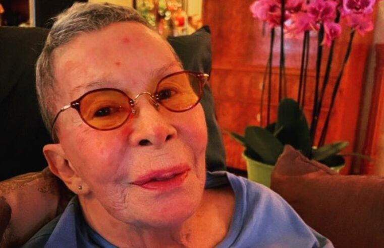 Morre, aos 75 anos, Rita Lee, a roqueira do Brasil