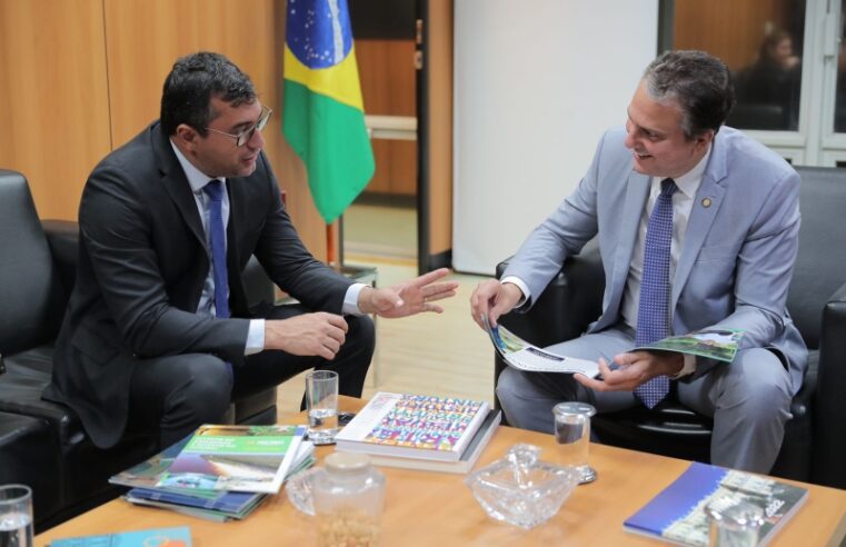 Ministro da Educação confirma que obras de unidades educacionais serão retomadas no Amazonas