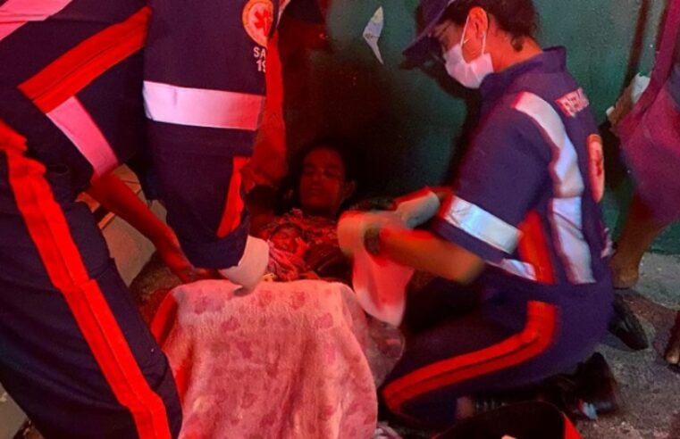 Mulher dá a luz a bebê no meio de via pública na Zona Norte de Manaus