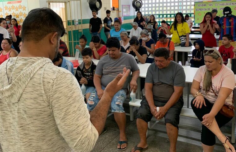 Vereador Dione Carvalho acompanha ação social realizada no bairro Armando Mendes