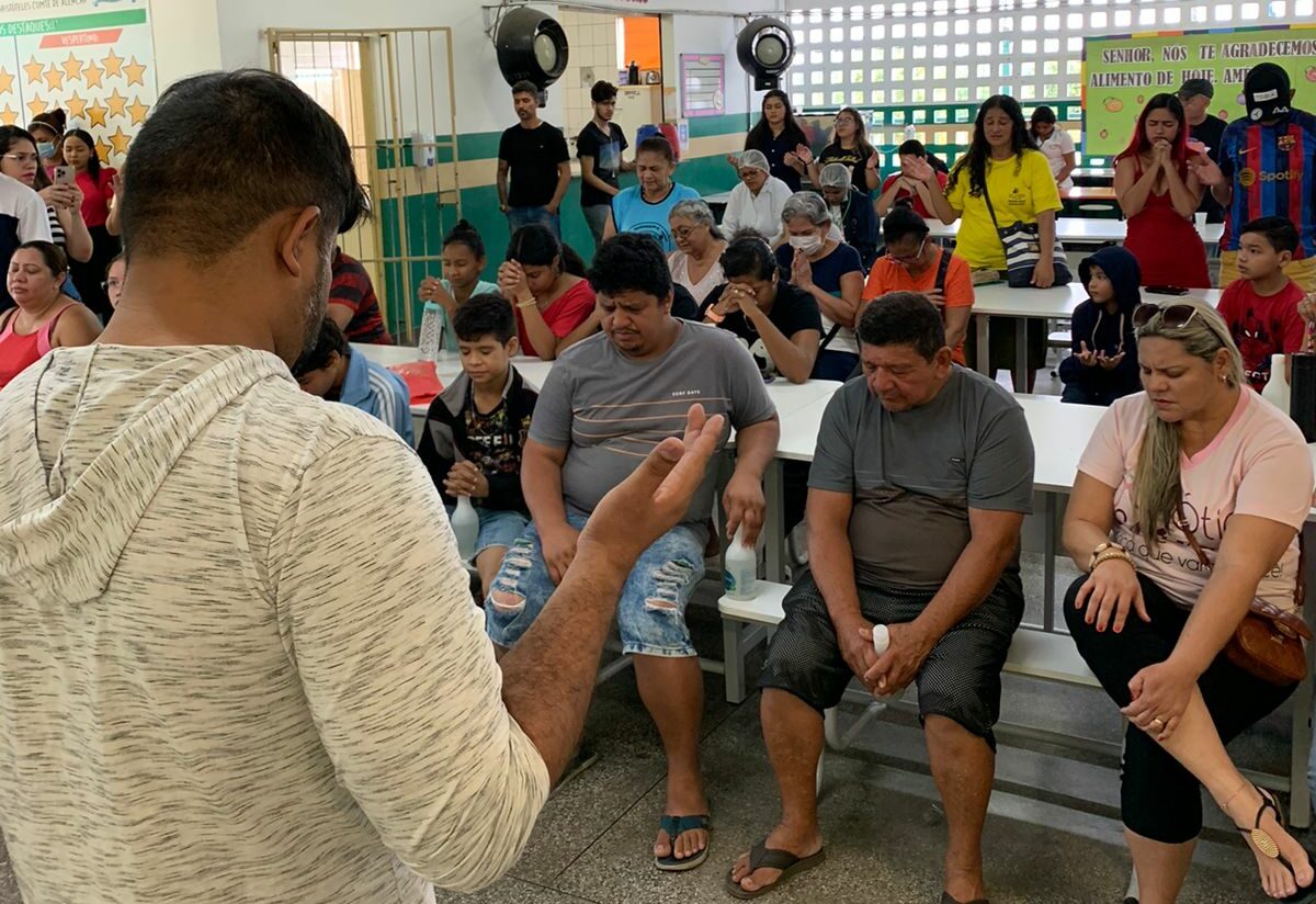 Vereador Dione Carvalho acompanha ação social realizada no bairro Armando Mendes