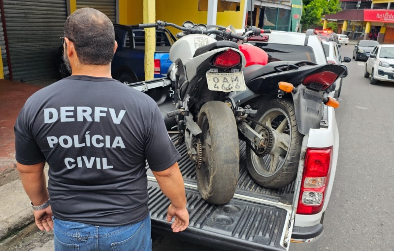 Nove veículos roubados, furtados e adulterados são apreendidos em oficinas mecânicas de Manaus