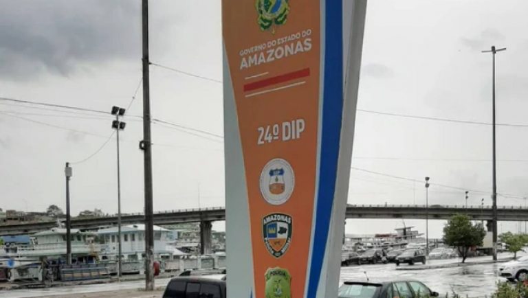 Mulher é presa após tentar arrancar órgão genital do marido no centro da capital