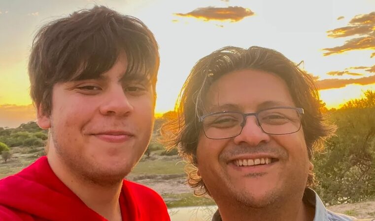 Jovem que morreu no submarino levou cubo mágico para quebrar recorde, diz mãe