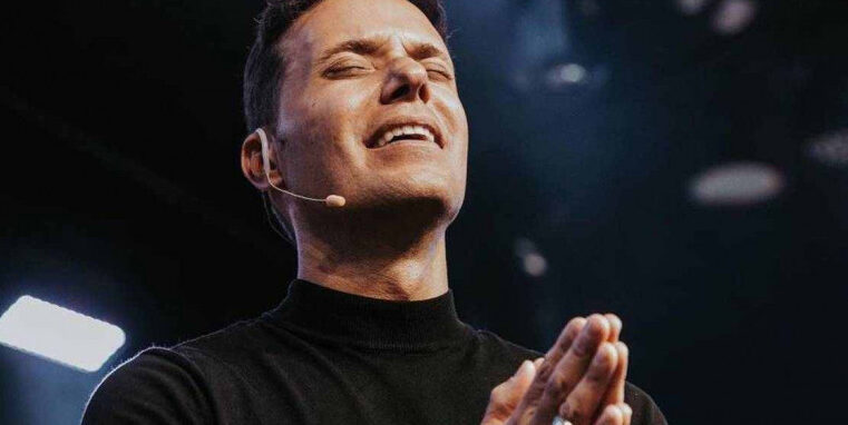 Juiz atende MPF e manda remover vídeos do pastor André Valadão