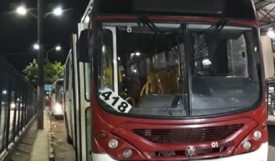 Em Manaus, criminosos novamente tocam o terror em passageiros da linha 418