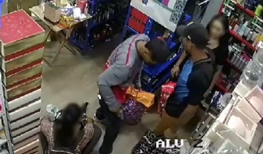 Em Manaus, criminosos roubam cerca de R$ 20 mil de unidade do Boticário no Alvorada; confira o vídeo