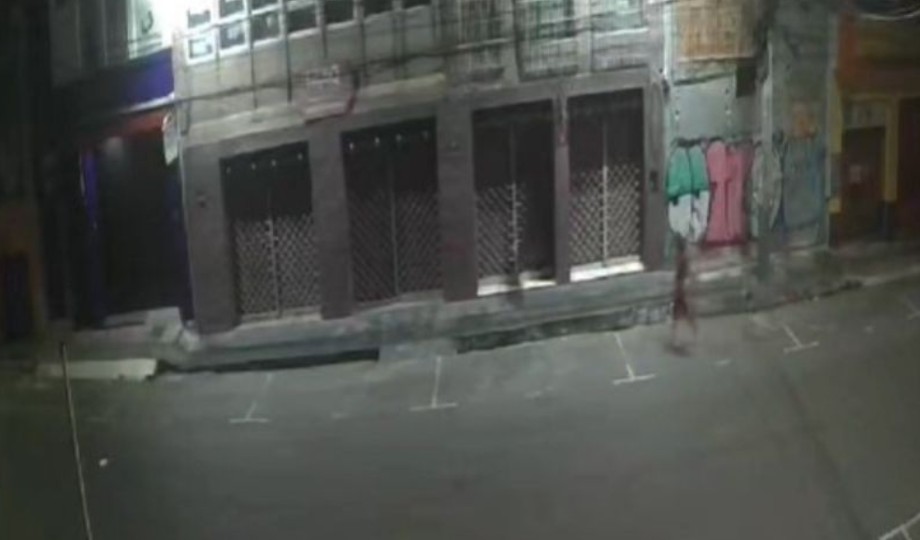 Em Manaus, homem é preso após arrastar corpo de vítima pelo centro da cidade; veja o vídeo