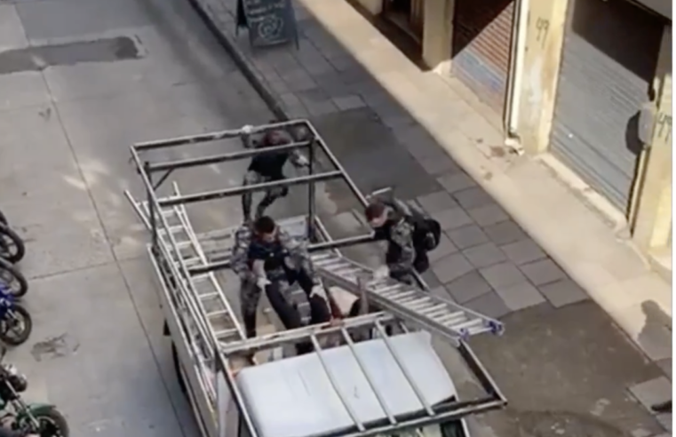 Barbie nas telas, calcinha fio-dental nas ruas: veja a prisão mais fashion do ano