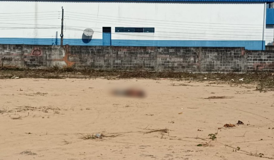 Em Manaus, homem é encontrado morto com pés e mãos amarrados no Santa Etelvina