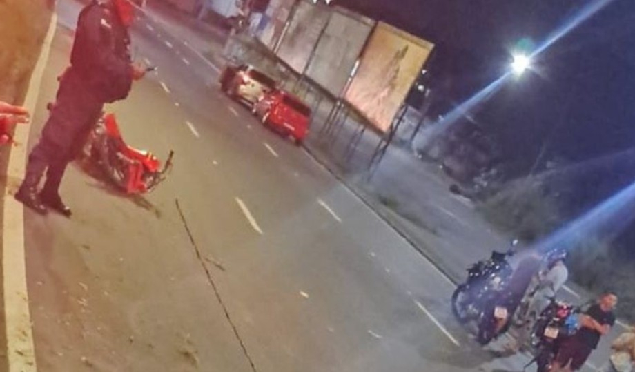 Em Manaus, jovem morre após cair de moto no Coroado na zona leste
