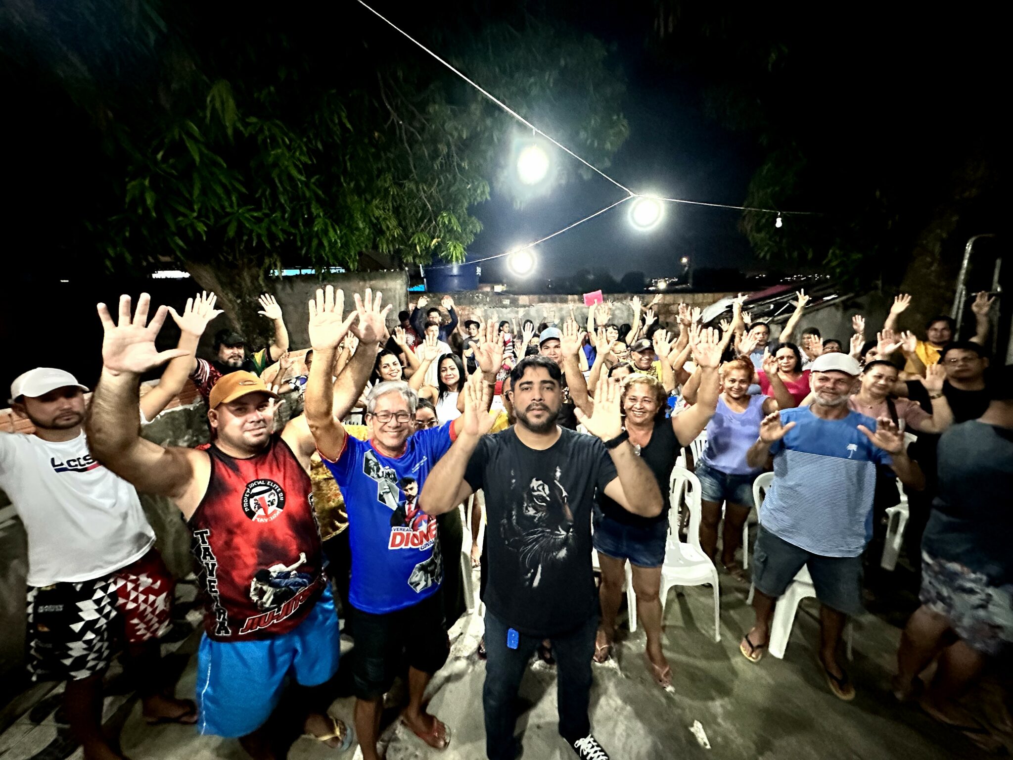 Vereador Dione Carvalho participa de reunião com moradores do bairro Novo Aleixo