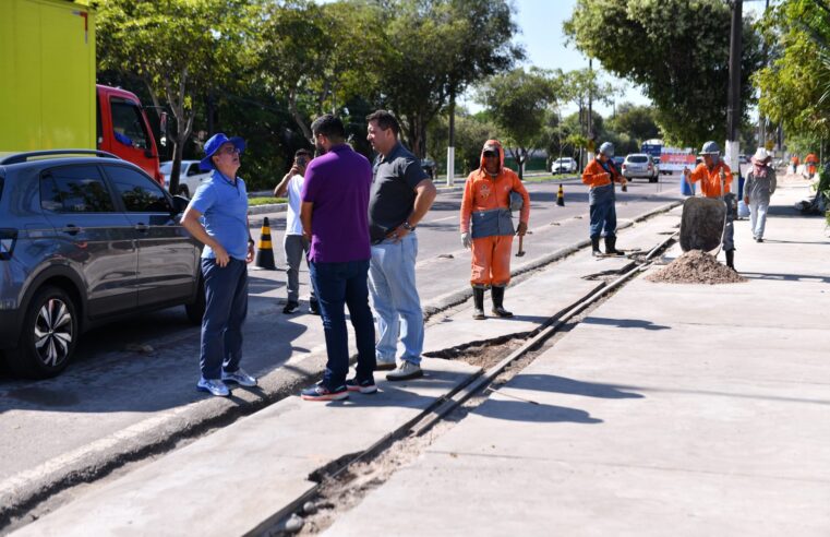 Prefeitura inicia reparo em trecho danificado da ciclovia da Ponta Negra e obra é custeada por casa de shows