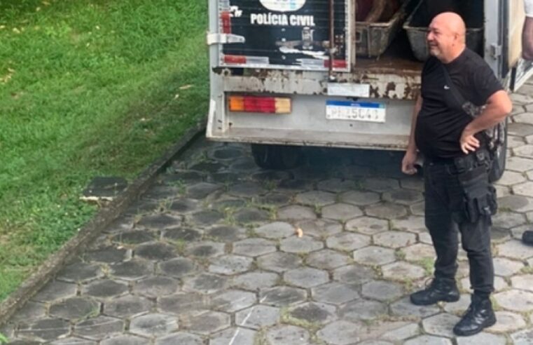 Em Manaus, cadáver é encontrado jogado em igarapé acorrentado com cadeado