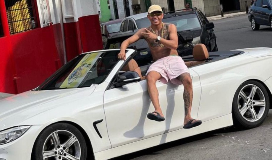 Com harmonização facial marcada, Lucas Picolé “adia” procedimento por conta de prisão