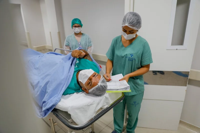 ‘Se for preciso eu faço de novo’, diz mãe ao doar rim para o filho, em Manaus