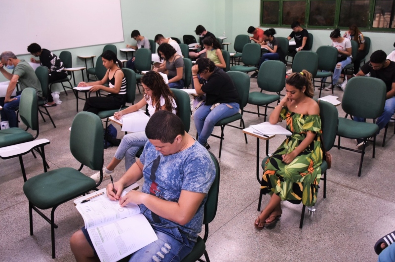 Prazo para solicitar isenção das taxas de inscrição do Vestibular e SIS da UEA termina na sexta-feira (28)
