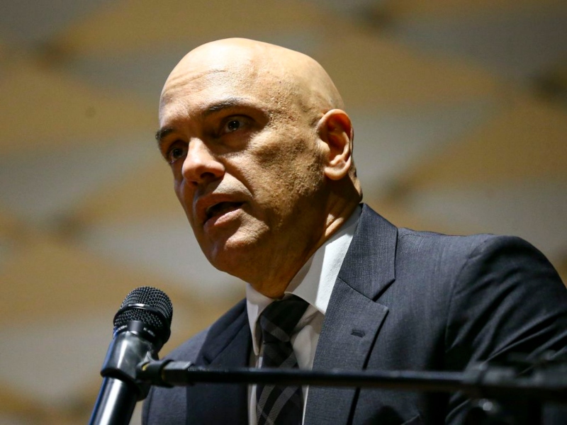 Alexandre de Moraes autoriza quebra de sigilo bancário de Bolsonaro e Michelle