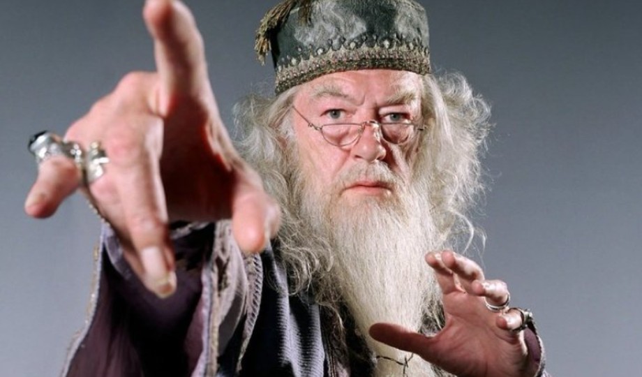 Ator que fez Dumbledore em saga “Harry Potter”, Michael Gambon morre aos 82 anos￼