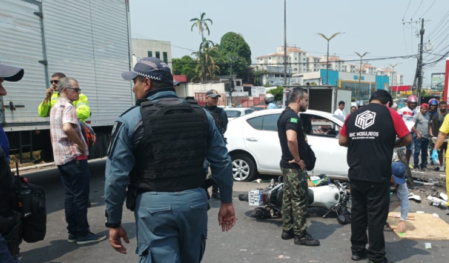 [Vídeo]: Acidente de trânsito mata um e deixa outro gravemente ferido no Cidade Nova em Manaus￼
