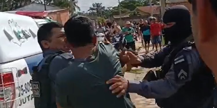 Vídeo mostra população tentando matar assaltantes no interior do Amazonas