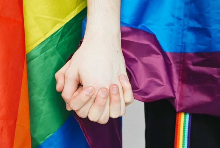 Comissão adia novamente votação de projeto contra casamento homoafetivo