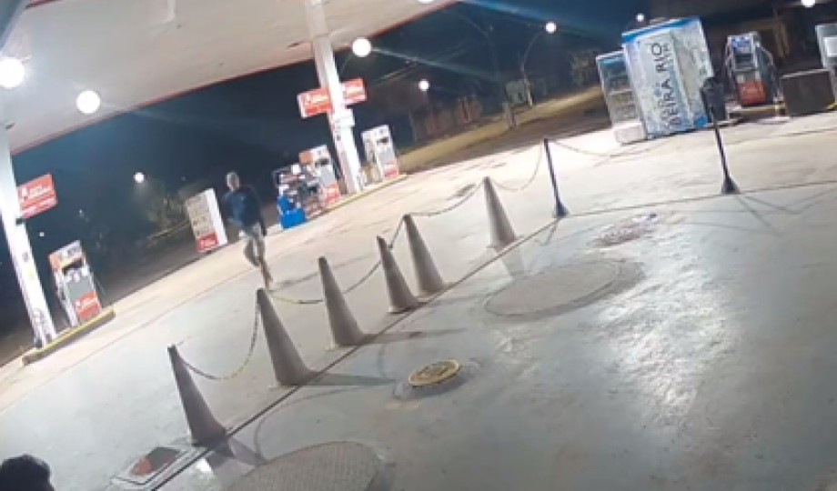 No Amazonas, frentista corajoso põe assaltante para correr no Novo Airão; assista ao vídeo￼