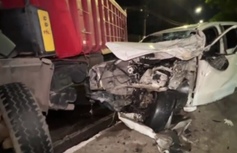 Acidente de trânsito deixa dois veículos destruídos na Avenida Efigênio Salles em Manaus￼