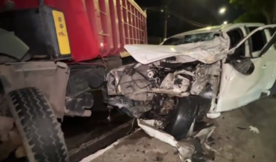 Acidente de trânsito deixa dois veículos destruídos na Avenida Efigênio Salles em Manaus￼