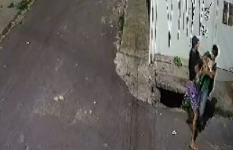 Em Manaus, jovem leva facada ao tentar se desvencilhar de assalto; veja o vídeo￼