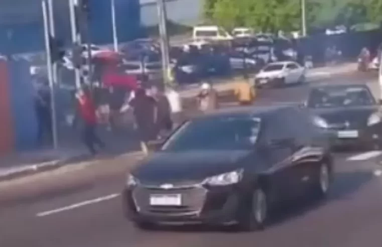[Vídeo]: Torcedores entram em briga generalizada no Estádio Carlos Zamith em Manaus￼