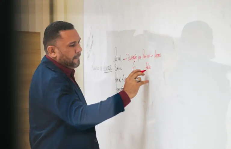 Quer concluir o Ensino Fundamental? Sesc Amazonas abre mais de 800 vagas gratuitas para o EJA￼