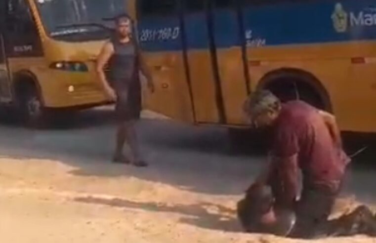 Em Manaus, motoristas de executivo saem na porrada e um acaba sendo esfaqueado; veja o vídeo￼