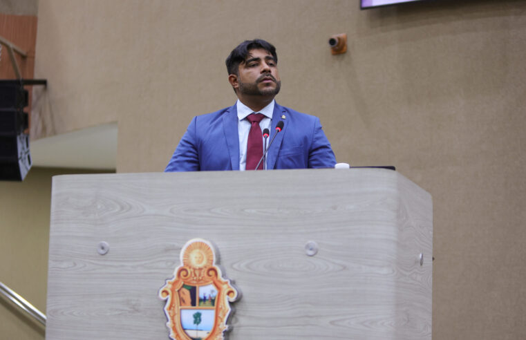 Dione Carvalho destaca necessidade de manutenção em praças históricas de Manaus