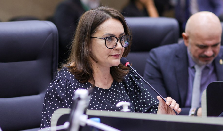 “Dia do Garçom” é proposto por vereadora que destratou profissional da classe na CMM￼