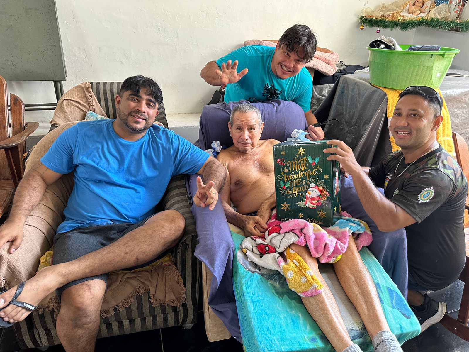 Dione Carvalho realiza Natal Solidário nas comunidades