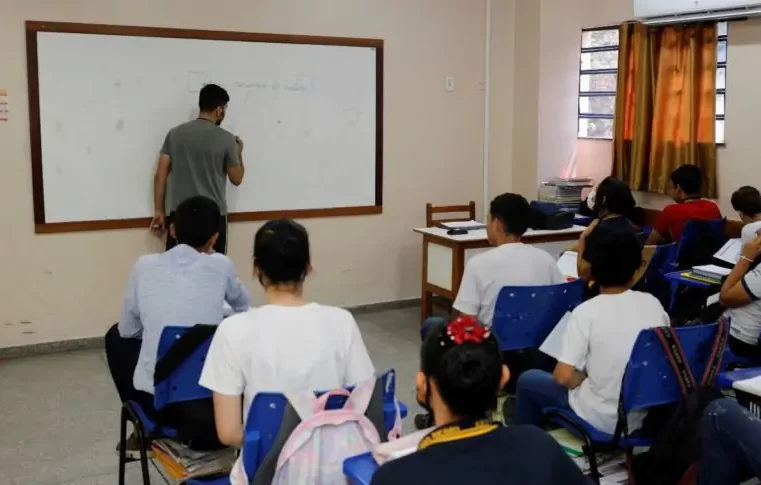 Secretaria de Educação abrirá inscrições para PSS com mais de 3,6 mil vagas para novos professores￼