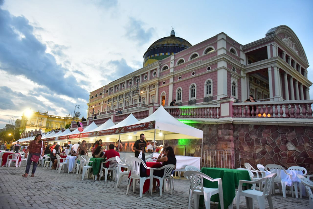 ‘Réveillon do Largo’ terá 10 horas de música, palco grandioso, fogos e projeções￼