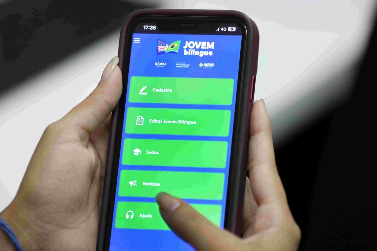 Alunos do Ensino Médio do Amazonas poderão concorrer a 1 mil bolsas de estudo para curso de inglês￼