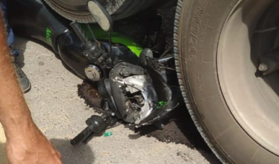 Homem fica ferido após se envolver em acidente na Avenida do Turismo em Manaus￼