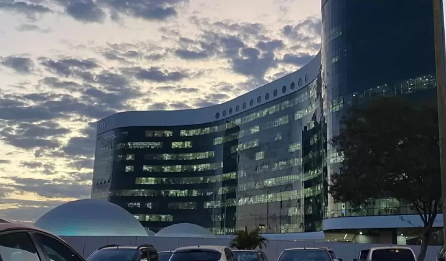 Eleições 2024: Enquetes e sondagens estão proibidas e pesquisas só podem ser realizadas mediante registro no TSE￼