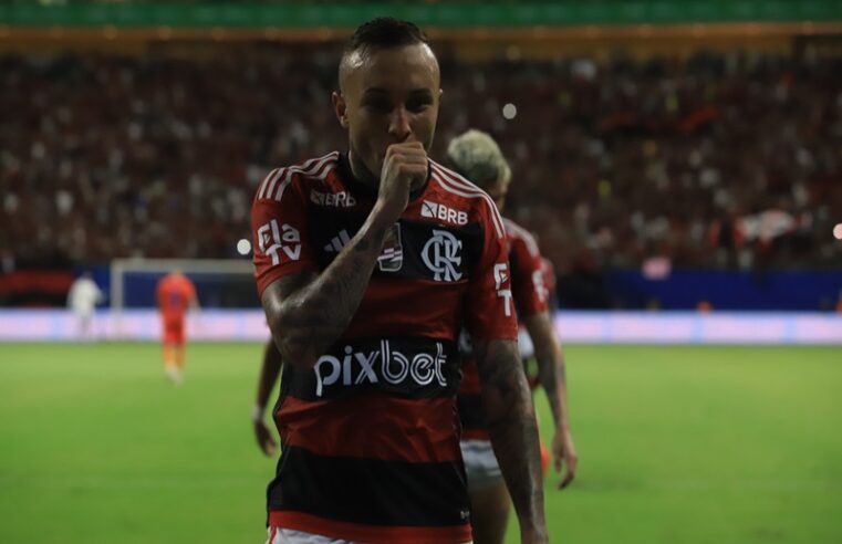 Estreia do Flamengo na Arena da Amazônia recebeu 44 mil torcedores