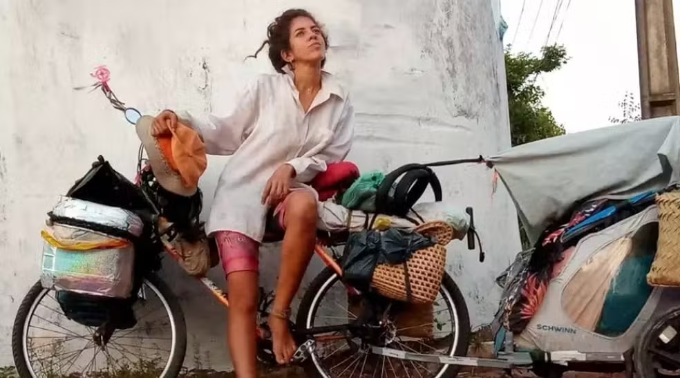 Artista que viajava de bicicleta para Venezuela some durante passagem pelo Amazonas