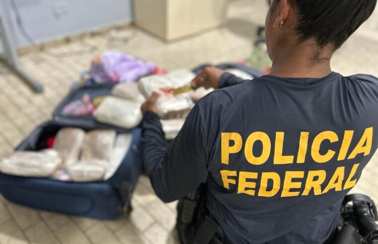 Mulher é presa com 16 kg de cocaína em lancha no Amazonas