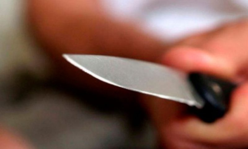 Agiota esf4queia mulher no pescoço após discussão sobre dívida