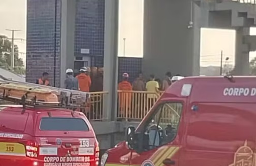 Passageiros ficam presos em elevador de estação de ônibus em Manaus