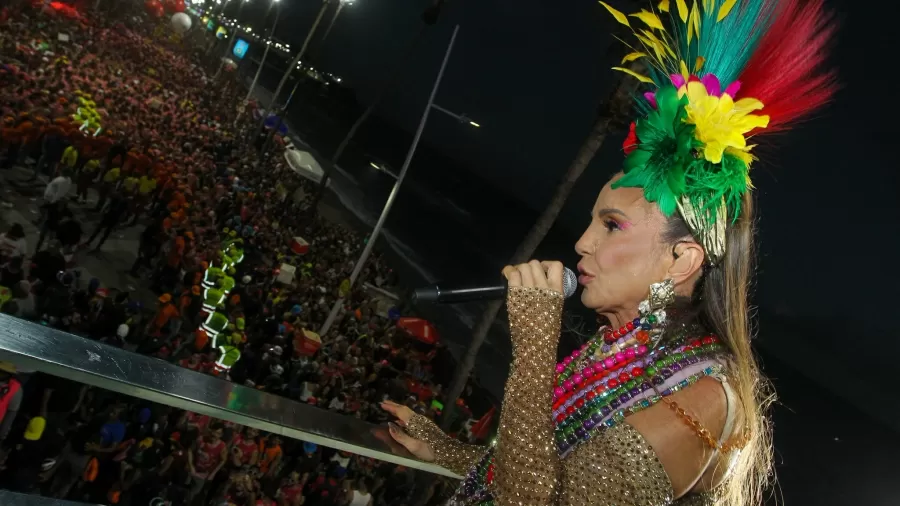 Ivete Sangalo chora e fala em despedida após série de problemas em carnaval