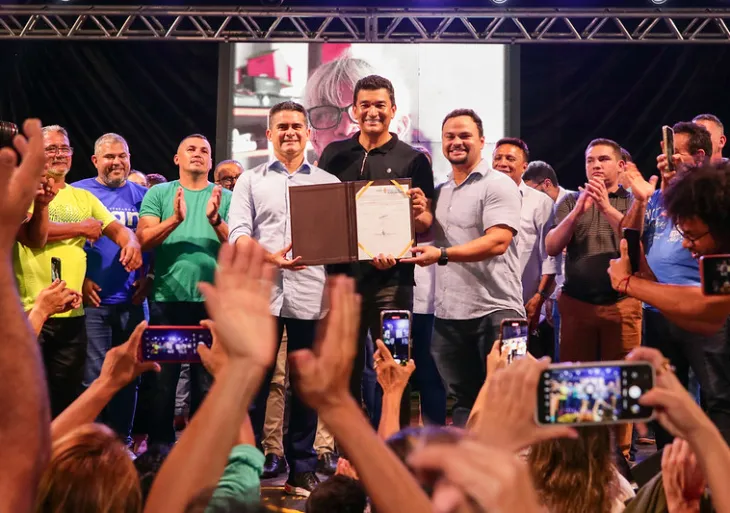 Prefeito assina ordem de serviço do programa ‘Casa Manauara’